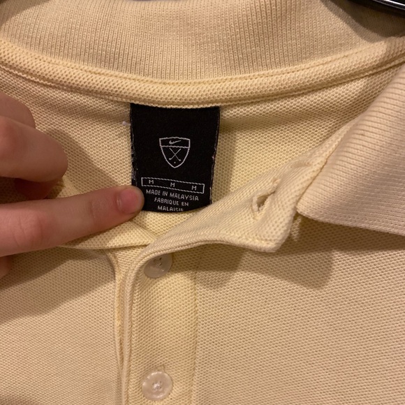 Nike button tshirt - Picture 3 of 3